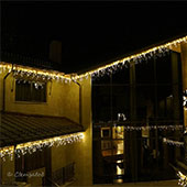 Крепление гирлянд по периметру крыши