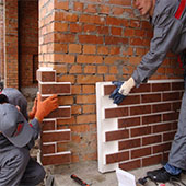 Формирование изоляции между панелями с утеплением